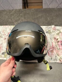 Lyžařská helma Alpina/ helma na lyže vel.54-58cm