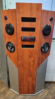 Zkušební stojan na autorádia s repráky