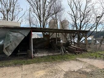 Přístřešky dřevník