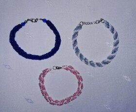Výrobky z korálků nausnice + naramky