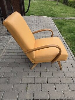 Kresla pod pergolu . Celkem 5 ks.