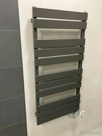 Koupelnový radiátor Isan Atria 1120/550 500W