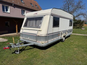 Obytný přívěs, Karavan LMC 490 K