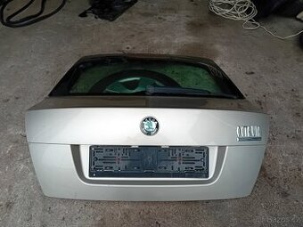 Páté dveře Škoda Octavia II kód barvy 9201