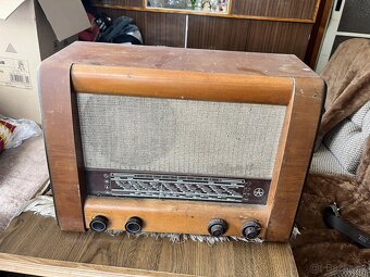 Radio  Tesla 55C