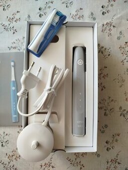 Kartáček Oral B Slim clean 2000