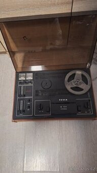 Kotoučový magnetofon Tesla B101 STEREO