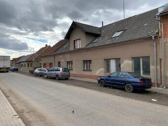 Prodej investiční nemovitosti v Libáni – 4 byty obsazené náj