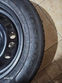 Kompletní kolo 15" s NOVOU pneumatikou Infinity 195/65 R15