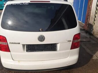 VW Touran na náhradní díly