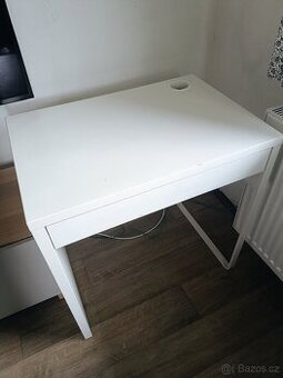 Psací stůl IKEA MICKE