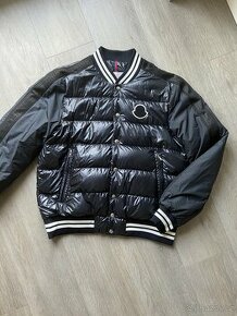 Moncler péřová bunda