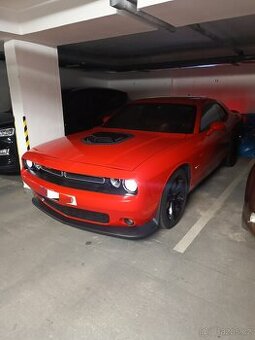 Dodge Challenger 5,7 Hemi Shaker