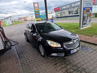 Opel Insignia 2.0cdti 96kw rok 2010 nová STK-E do 2027/10