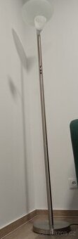 Stojací lampa