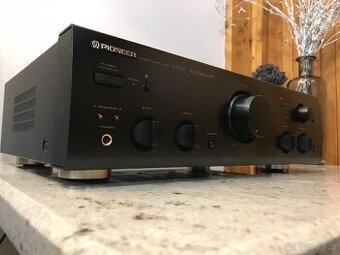 Pioneer A-405R Velice zachovalý stav