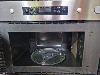 Vestavná mikrovlná trouba
