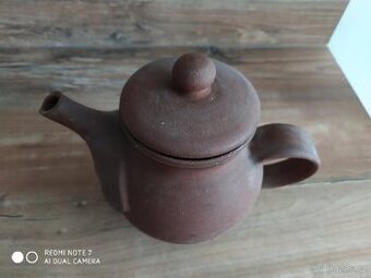 keramická konvice na čaj se sítkem