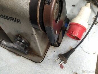 Prodám průmyslový šicí stroj