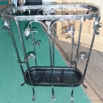 Kovaný stojan na deštníky - kovářská práce