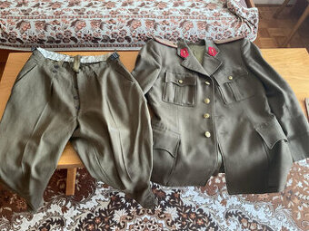 uniforma důstojníka z 50 let