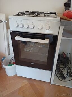 Sporák BEKO FSM 52020 DW