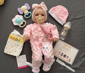 Realistická panenka s mnoha doplňky