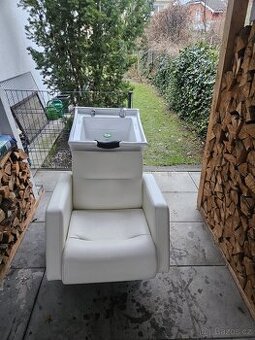 Kadeřnický mycí box