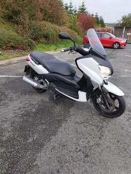 Yamaha xmax 250