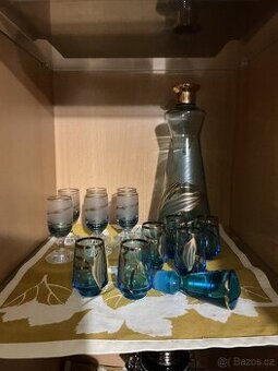 Sada panáků s lahví + uzávěr