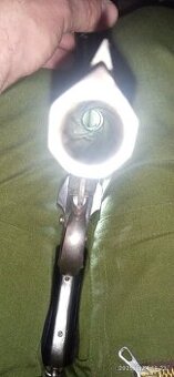 Revolver cal,45 do roku 1890