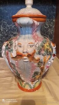 Porcelánová dóza s poklopom