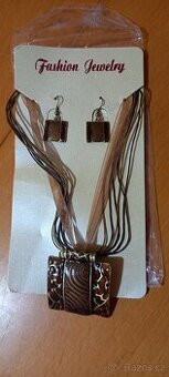 Nová sada šperků hnědá