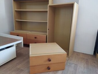 Police skříňky vitrína šuplíky