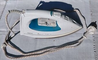 žehlička Tefal, funkční, s náhradní šňůrou