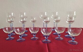 Nabízím tři sady duhových skleniček na stopce