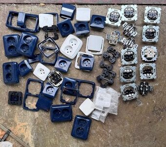 Zásuvky a vypínače