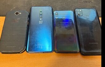 Prodám tyto 4 mobily na ND