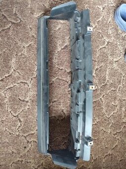 BMW E87 přívod vzduchu k chladiči