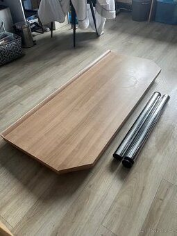 Kuchyňský masivní stůl Egger - Rakousko