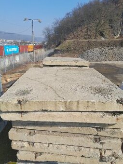 Betonové panely 300x240x18 cm