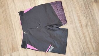 Dámské cyklistické kraťasy vel. M s vložkou