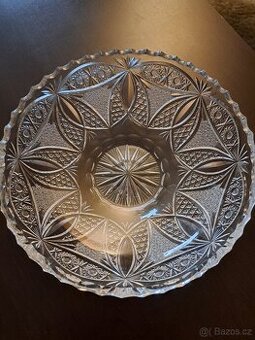 Prodám křišťálového misu a tác cena 1 kus 400kc