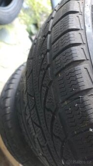 Prodám sadu 4 zimních pneumatik Starmaxx Ice Gripper W850.