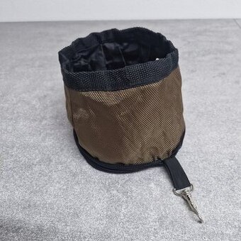 Cestovní miska na granule