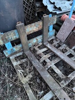 Paletové vidle + věž