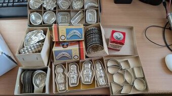 RETRO formičky na cukroví MEGAPACK cca 250 kusů