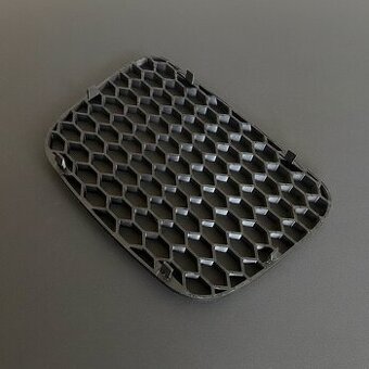 Seat Leon 1M Topsport stredná dolná mriežka nárazníku