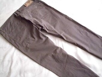 Armani pánske rifl. nohavice s elastanom  XL 38/34