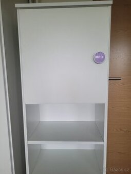 Dřevěná knihovna Kika